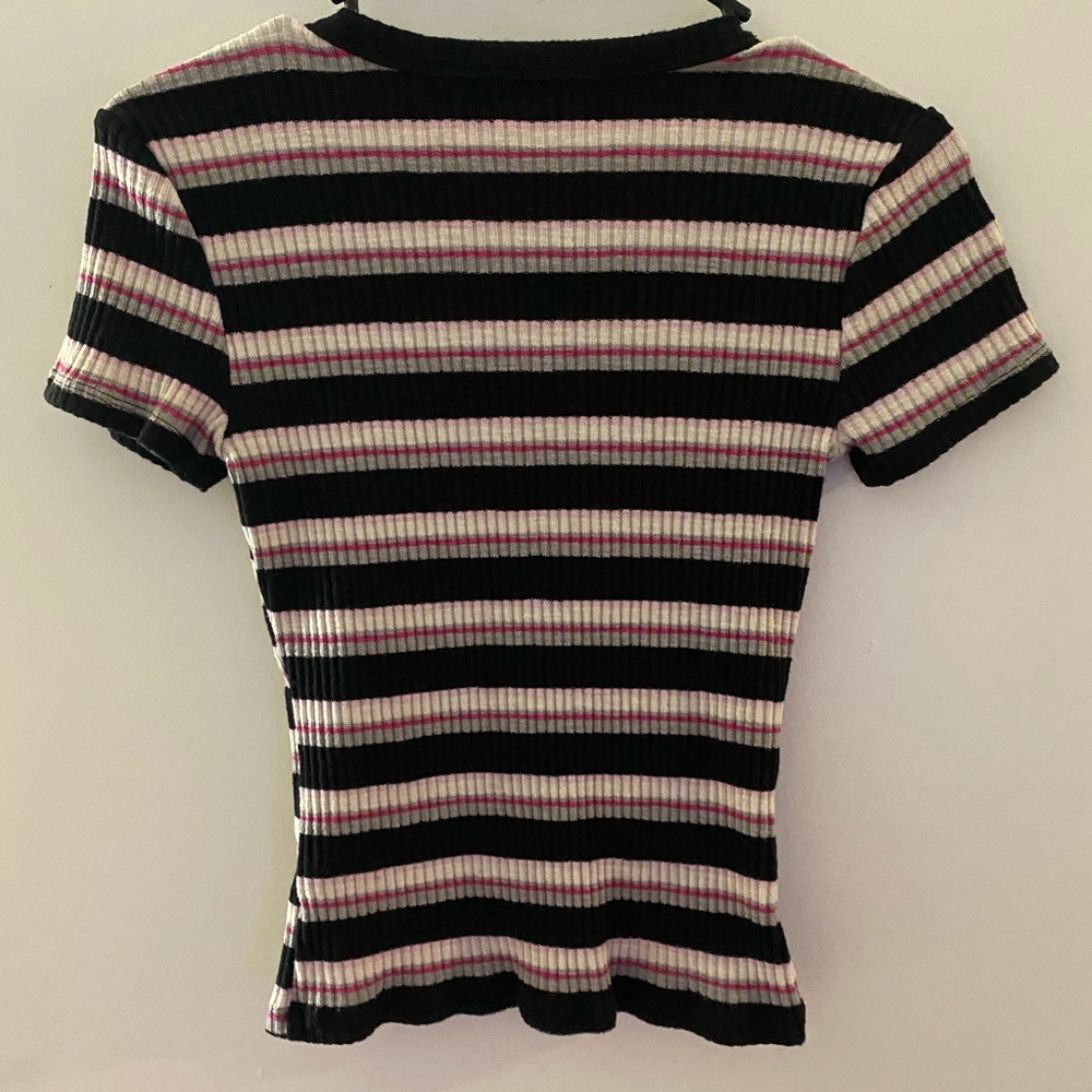 Fitted Striped Top - Picture 5 of 5